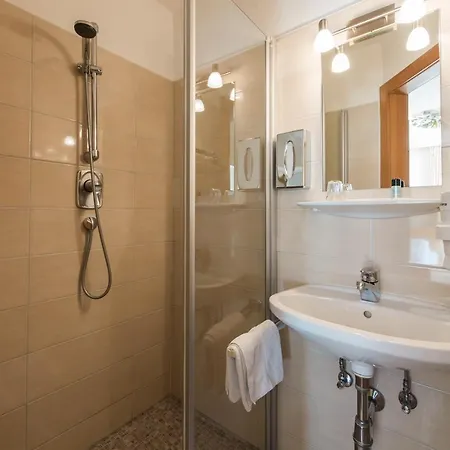 Gasthof Hauslwirt Отель 3*