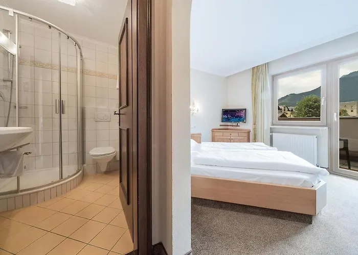 Hauslwirt 3* 골링안데살자흐